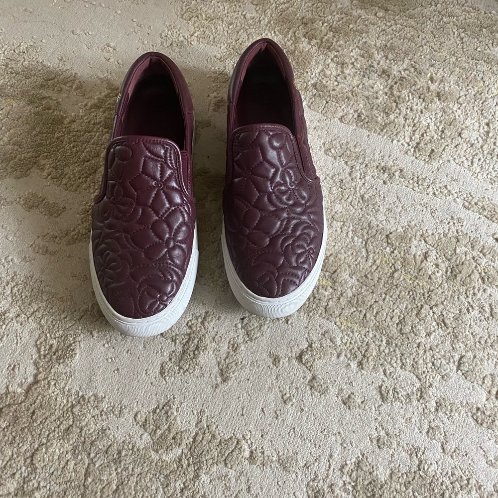 Burgundy Tory Burch slip on shoes size 9